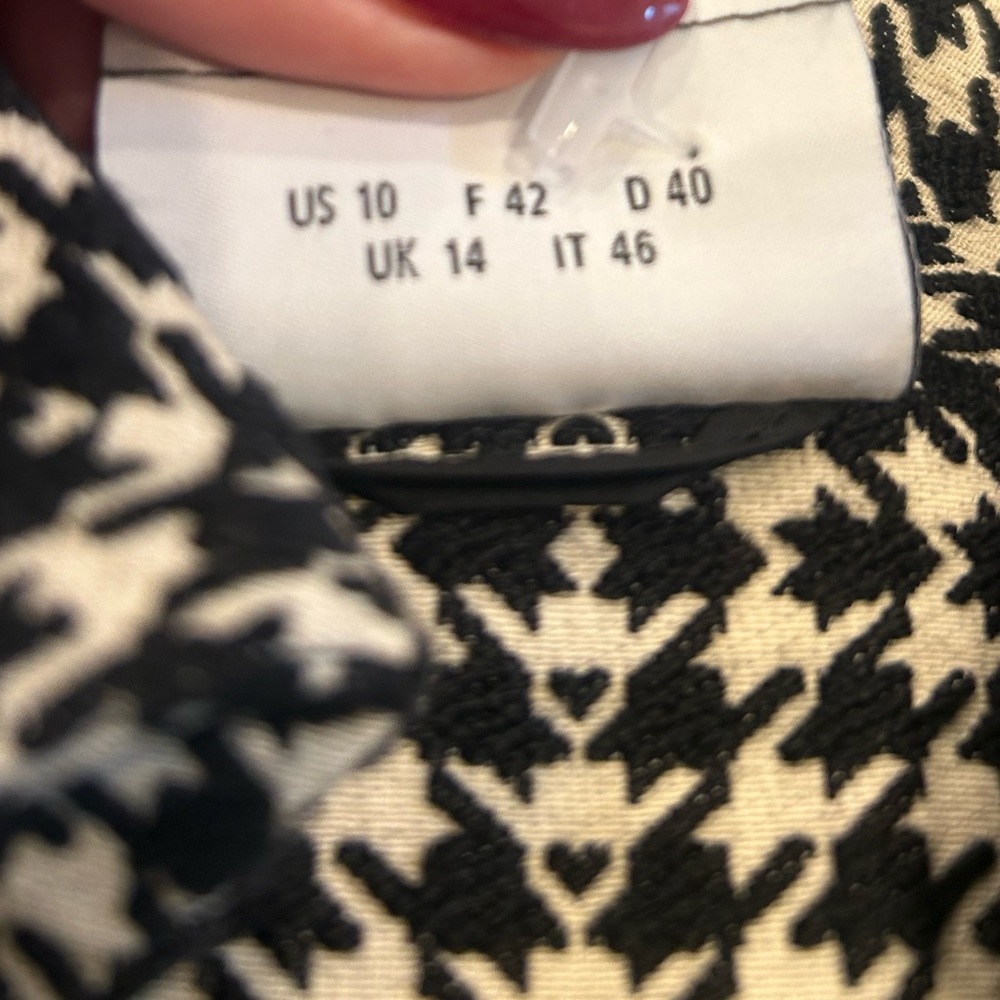 Akris Punto Black and White Houndstooth Blazer - Picture 6 of 9